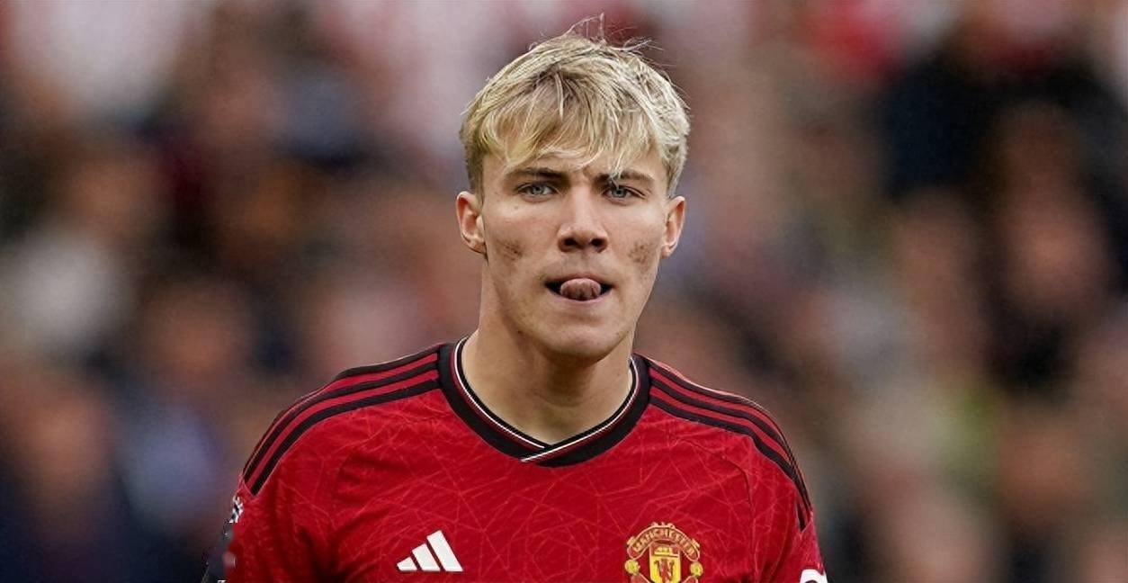 爱游戏中国官网-曼联大胜谢菲联，继续保持不败(曼联大胜谢菲联,继续保持不败球)