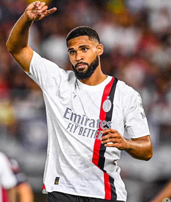 卡尔蒂斯进攻端火力强劲,欲破蒙特雷防线 卡尔蒂斯进攻端火力强劲,欲破蒙特雷防线