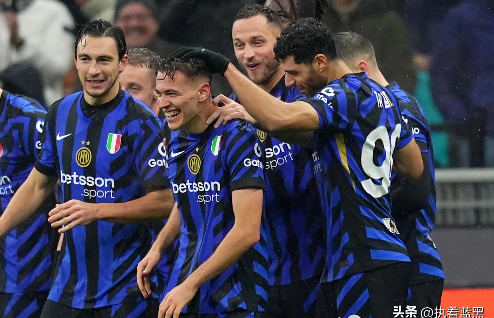 拉齐奥击败AC米兰,提前锁定欧冠资格 拉齐奥击败AC米兰,提前锁定欧冠资格