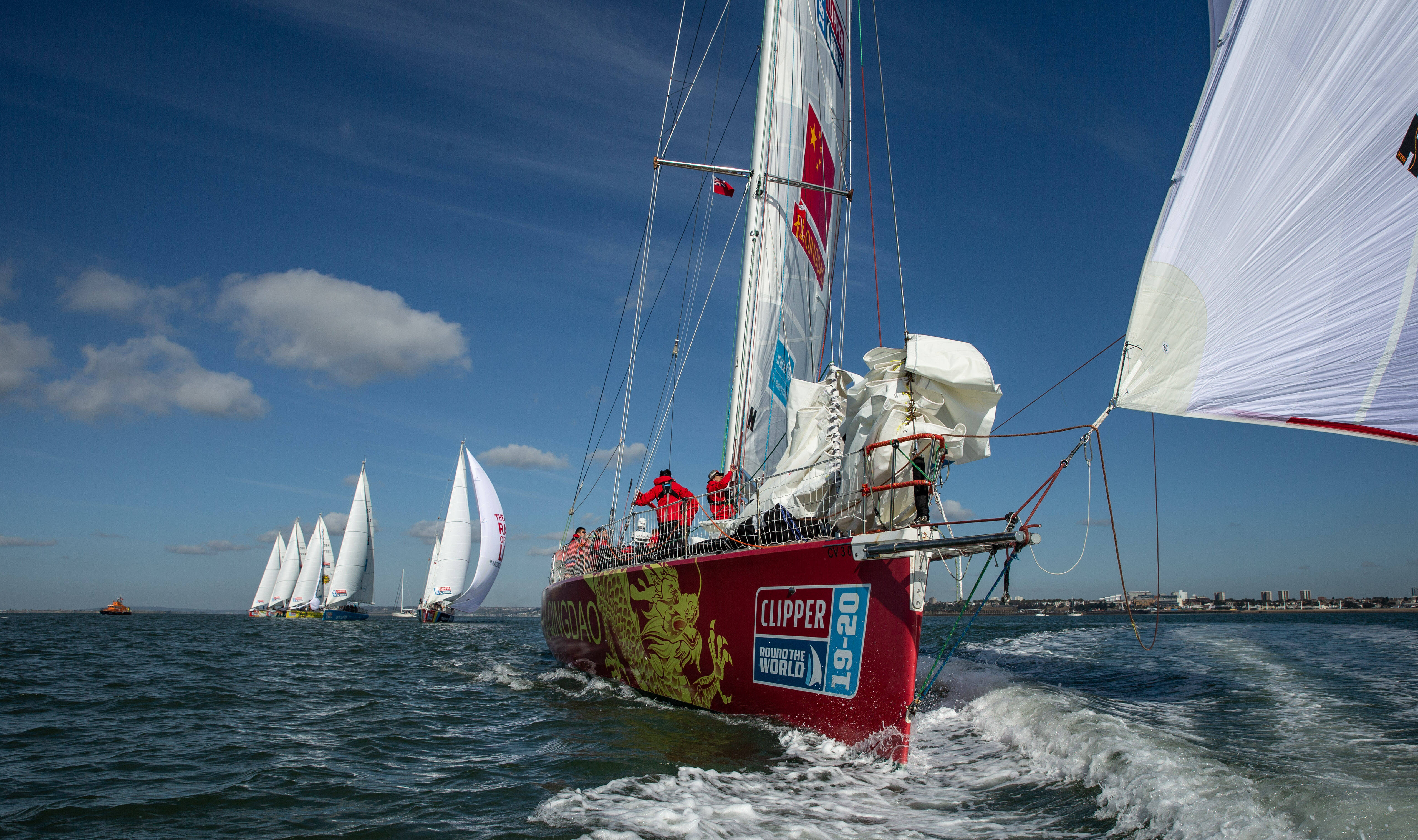 俄罗斯选手稳操胜券,勇夺帆船比赛冠军的简单介绍 俄罗斯选手稳操胜券,勇夺帆船比赛冠军的简单介绍