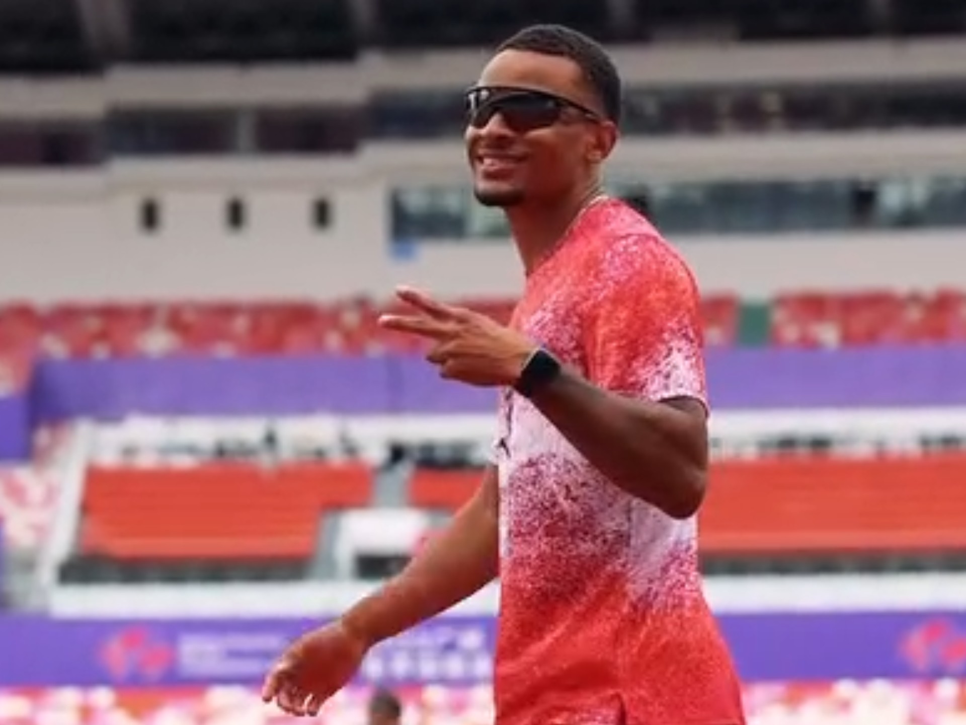 爱游戏体育地址-加拿大队势不可挡夺得比赛胜利