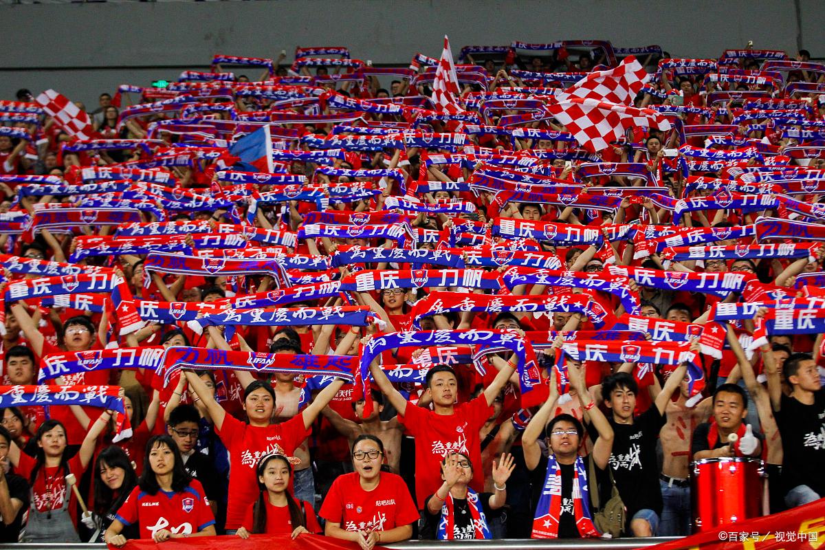 比赛胜局展现,球迷热情高涨 比赛胜局展现,球迷热情高涨