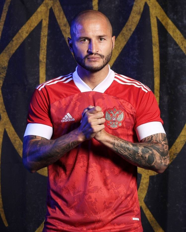 俄罗斯队在比赛中披荆斩棘,豪取胜利 俄罗斯队在比赛中披荆斩棘,豪取胜利