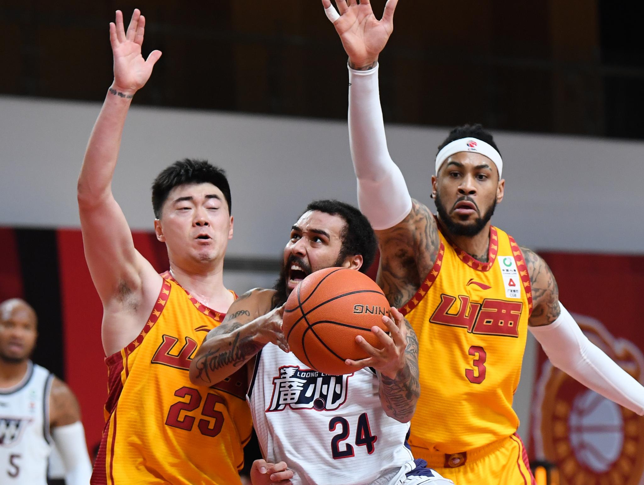 爱游戏体育直播-深圳雷曼客场遭遇对手逆转遭受失利的简单介绍