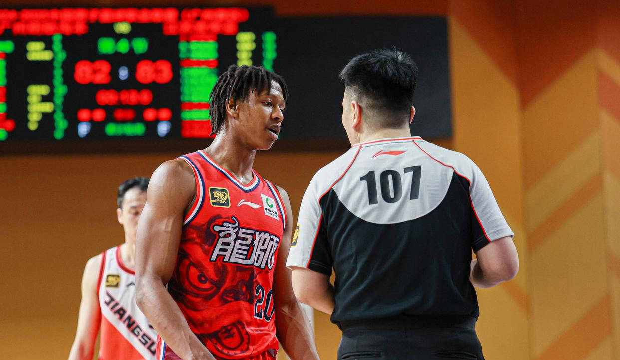 顶尖球员受伤,缺席全明星周末 顶尖球员受伤,缺席全明星周末