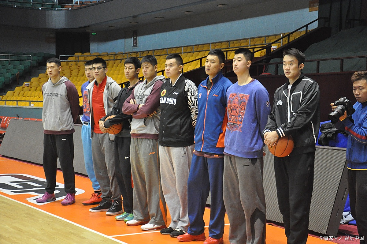 爱游戏网页版登录入口-球队主教练调整阵容组合备战