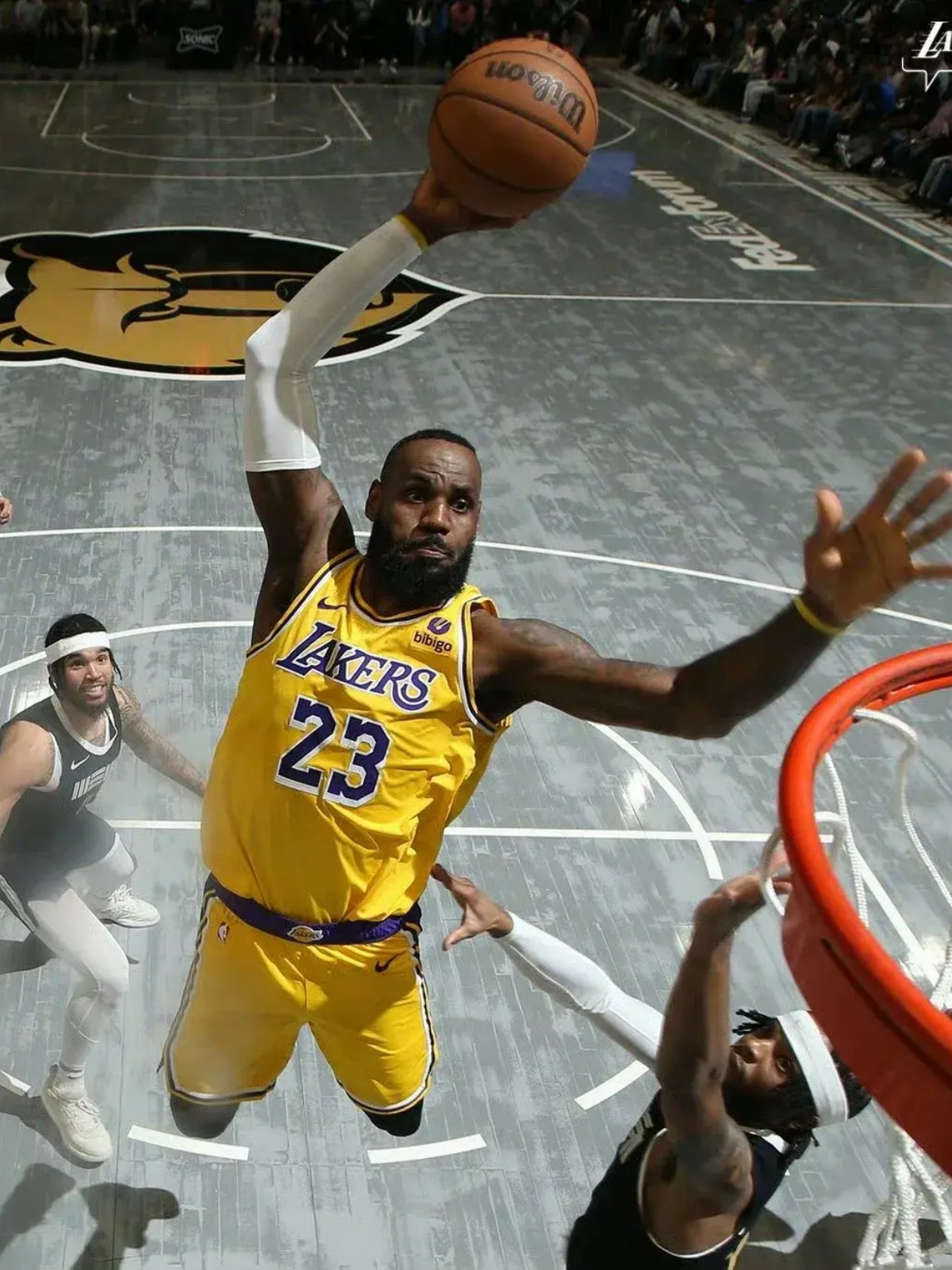 湖人士气高昂永不言败取得关键胜利的简单介绍