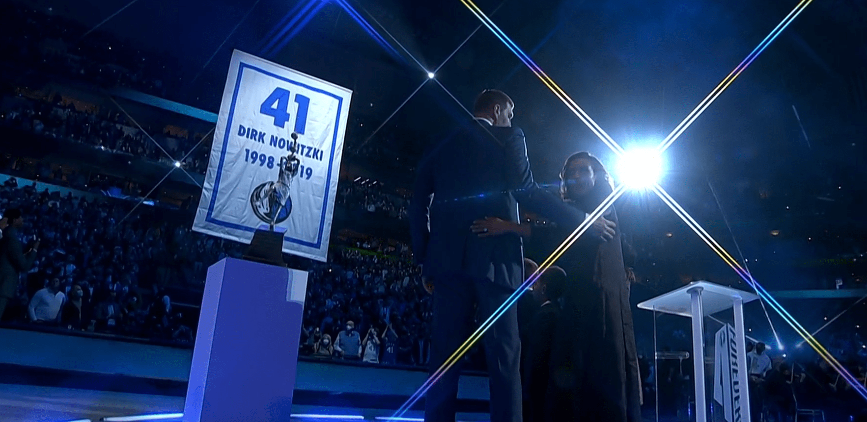 爱游戏app下载-NBA主力球员赛后致谢观众，展露感恩之心的简单介绍