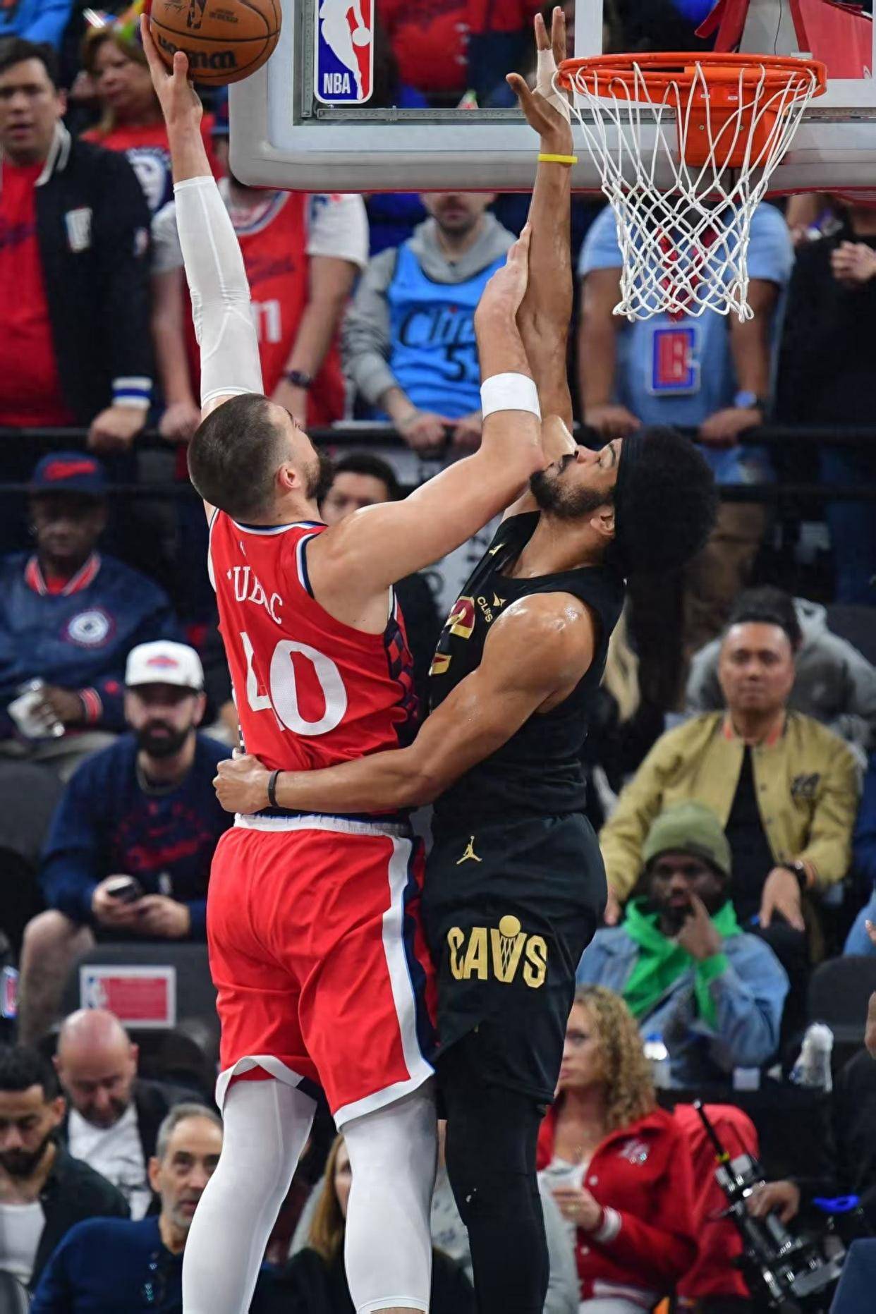 快船主场惨败,猛龙逆袭获胜 快船主场惨败,猛龙逆袭获胜