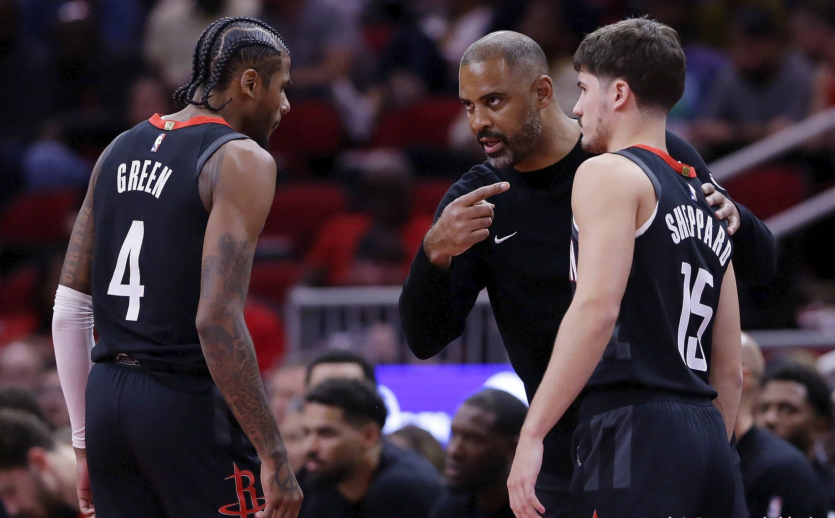 热门球队对决,火药味十足!的简单介绍 热门球队对决,火药味十足!的简单介绍